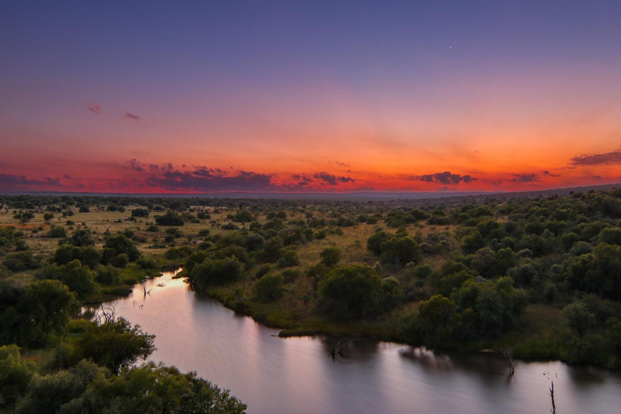 Cliffhanger Lodge Mabula Game Reserve Extérieur photo
