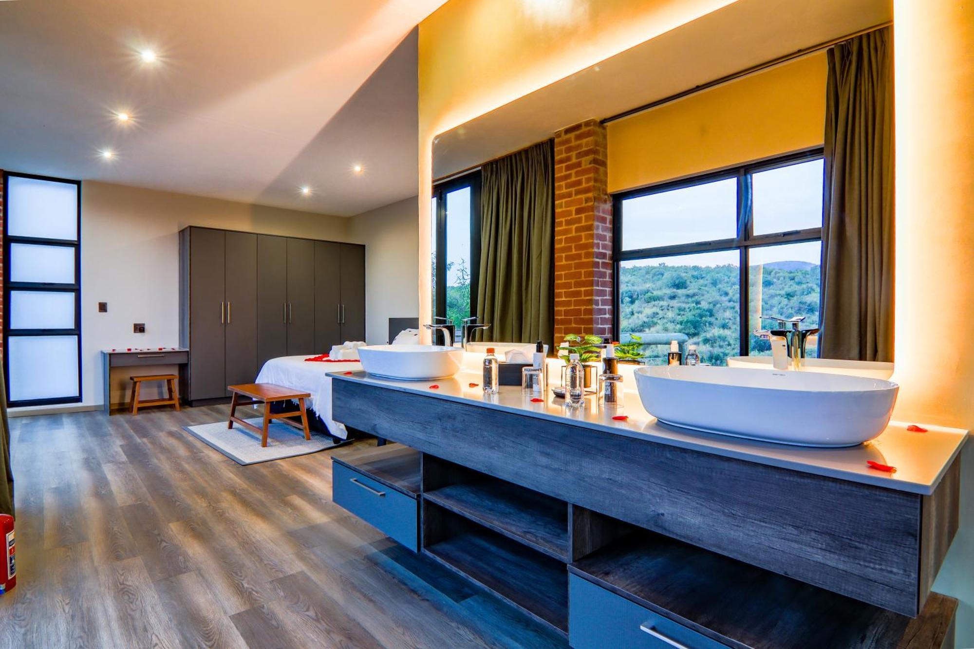 Cliffhanger Lodge Mabula Game Reserve Extérieur photo