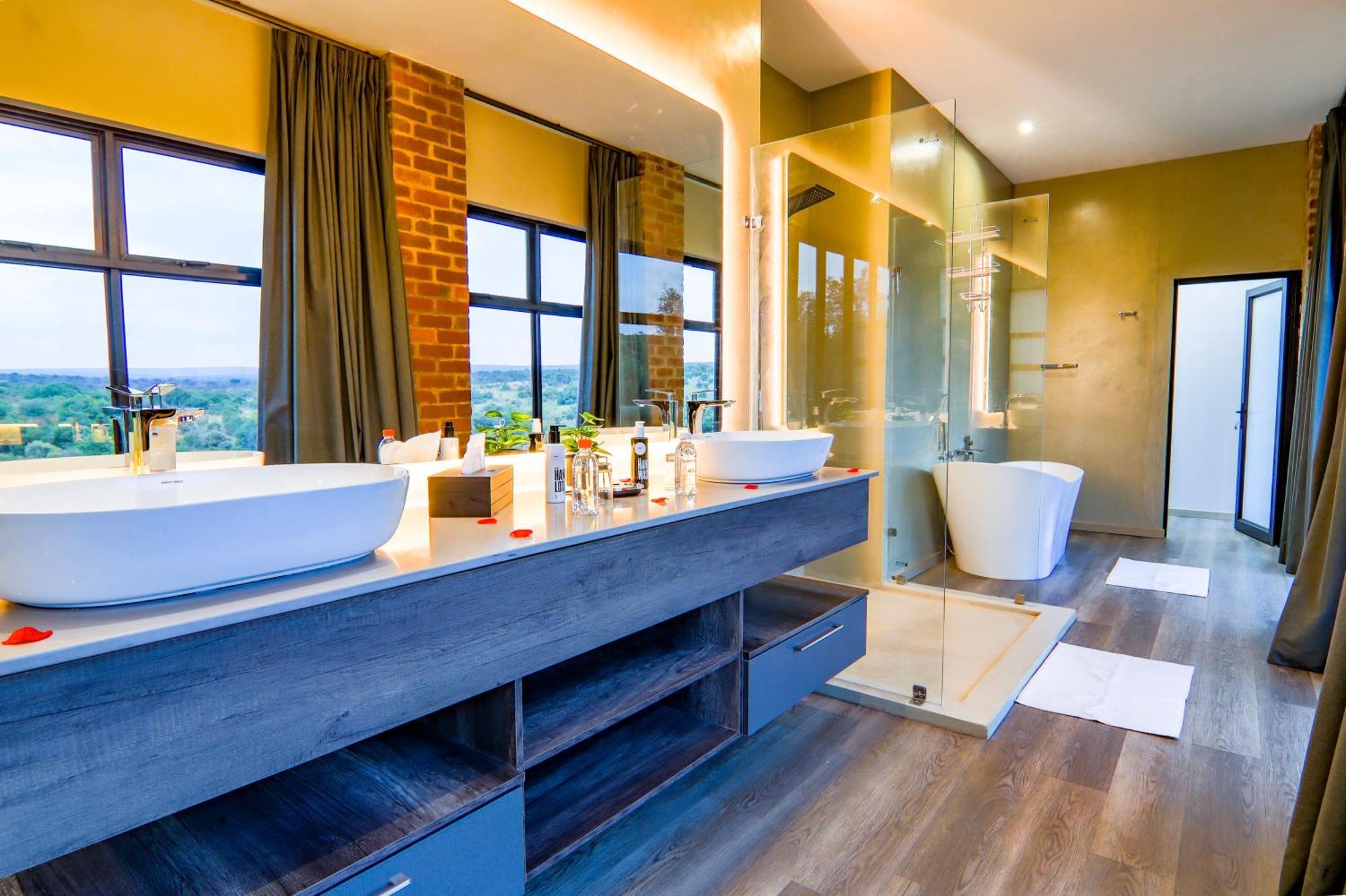 Cliffhanger Lodge Mabula Game Reserve Extérieur photo