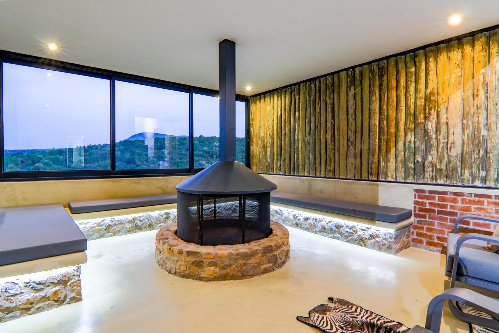 Cliffhanger Lodge Mabula Game Reserve Extérieur photo