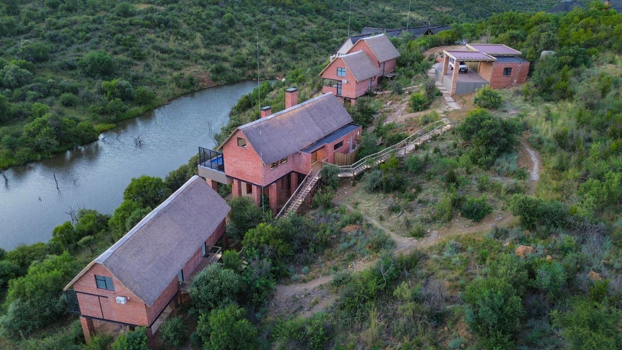 Cliffhanger Lodge Mabula Game Reserve Extérieur photo